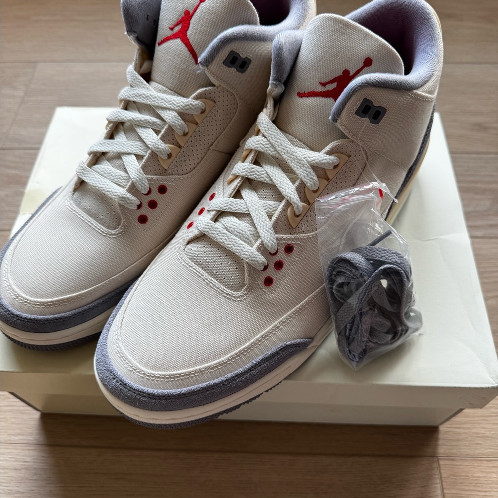 Jordan Men's Shoes - White and Grey